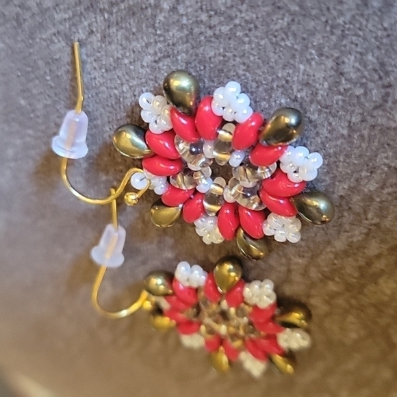 HANDMADE Beaded Czech Glass Christmas Holiday Snowflake Dangle Earrings - Picture 3 of 4